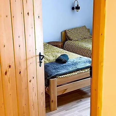 Pod Kasztanem Отель *