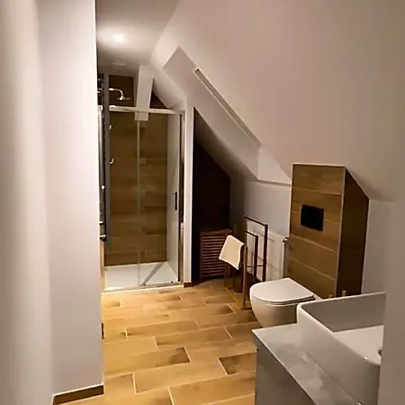 Pod Kasztanem Райча